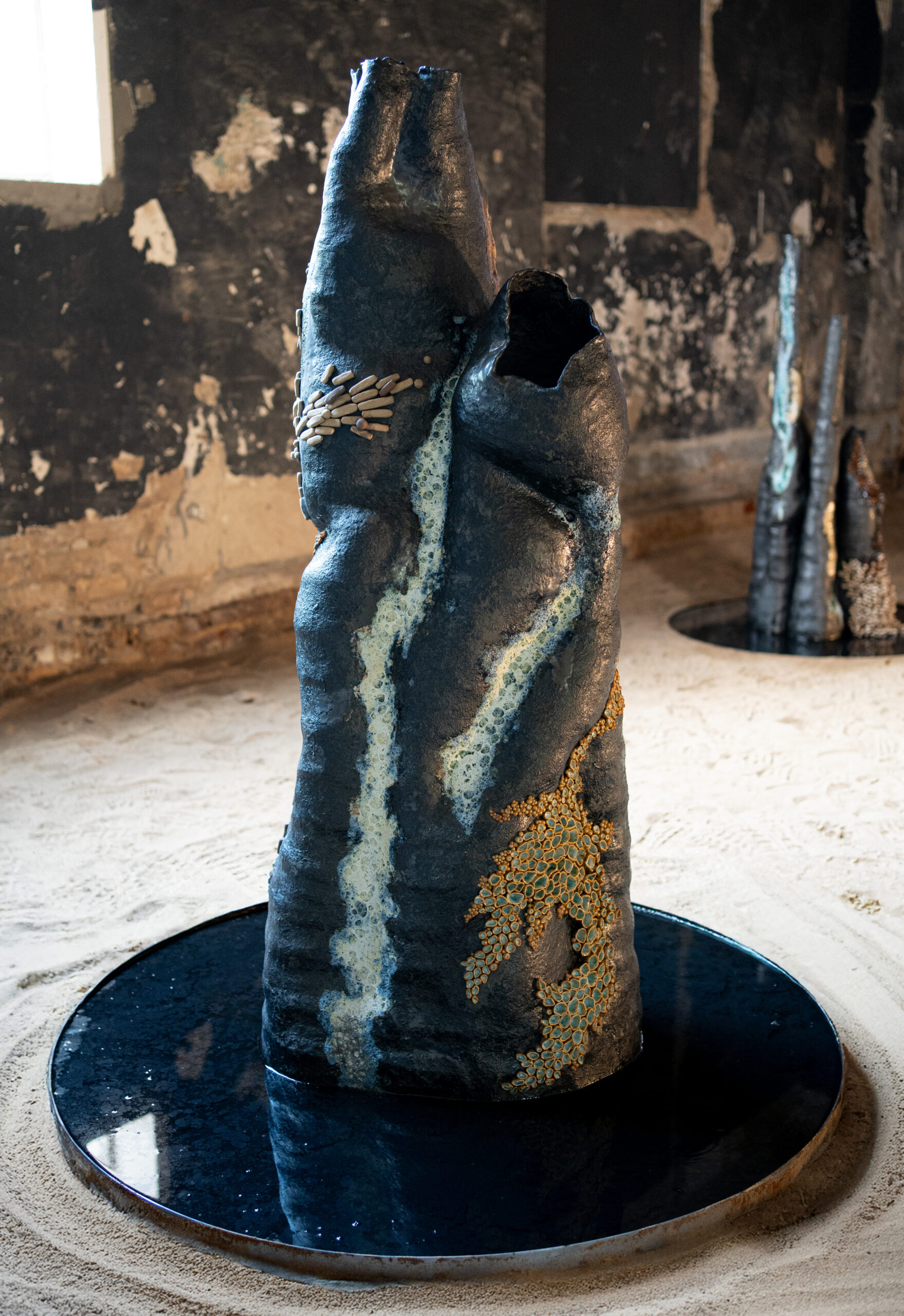 Obscura_III_Keramik, 120×147 cm, 2025_Liza Überall_2